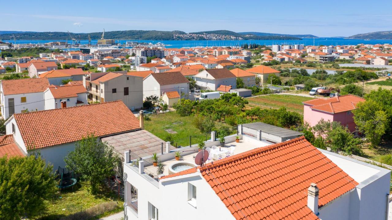 Luxury Apartment With Garden Jacuzzi And Wellness Trogir Exteriér fotografie