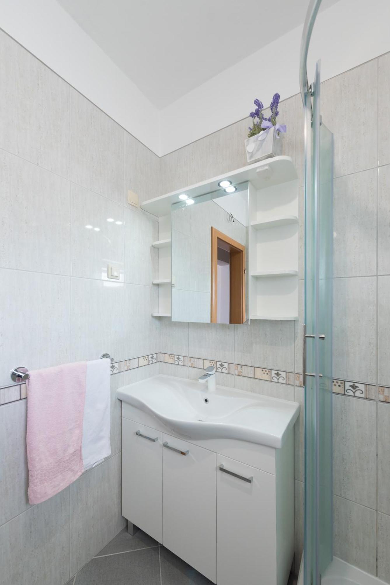 Luxury Apartment With Garden Jacuzzi And Wellness Trogir Exteriér fotografie