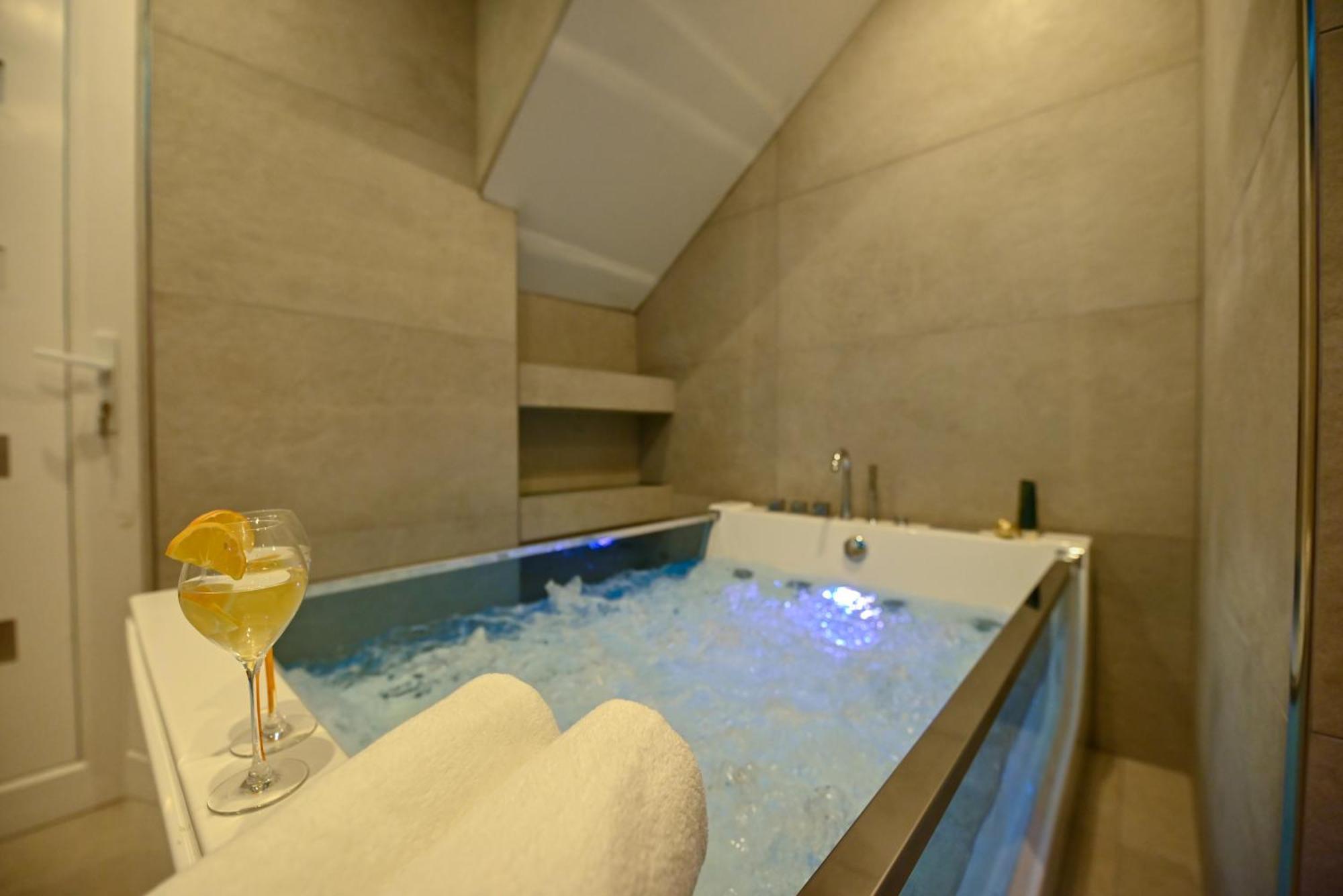 Luxury Apartment With Garden Jacuzzi And Wellness Trogir Exteriér fotografie