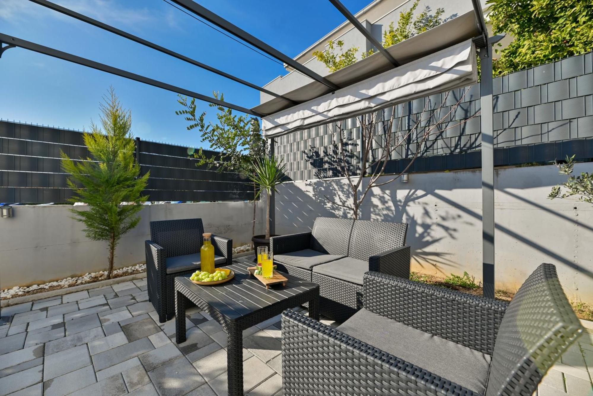 Luxury Apartment With Garden Jacuzzi And Wellness Trogir Exteriér fotografie
