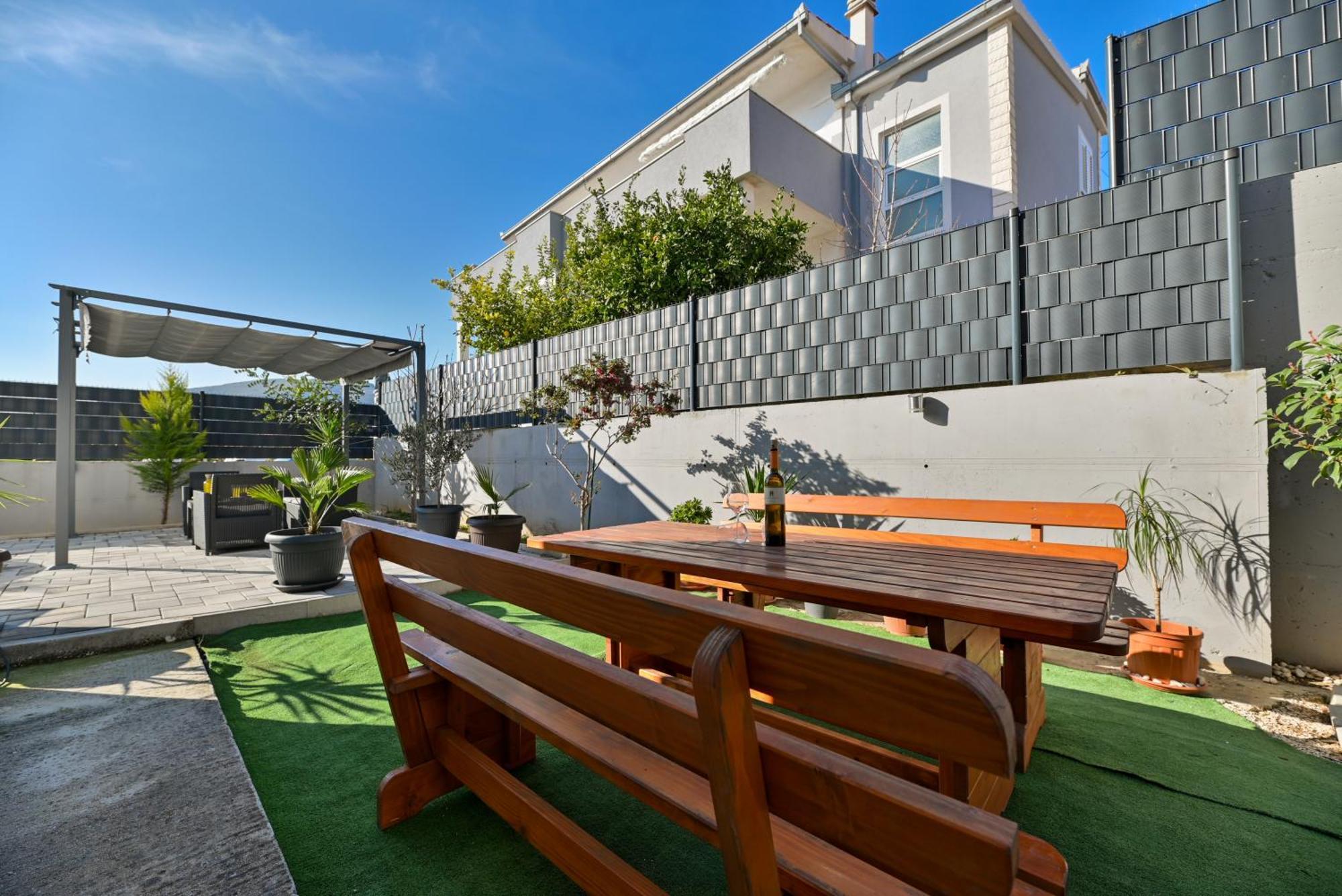Luxury Apartment With Garden Jacuzzi And Wellness Trogir Exteriér fotografie