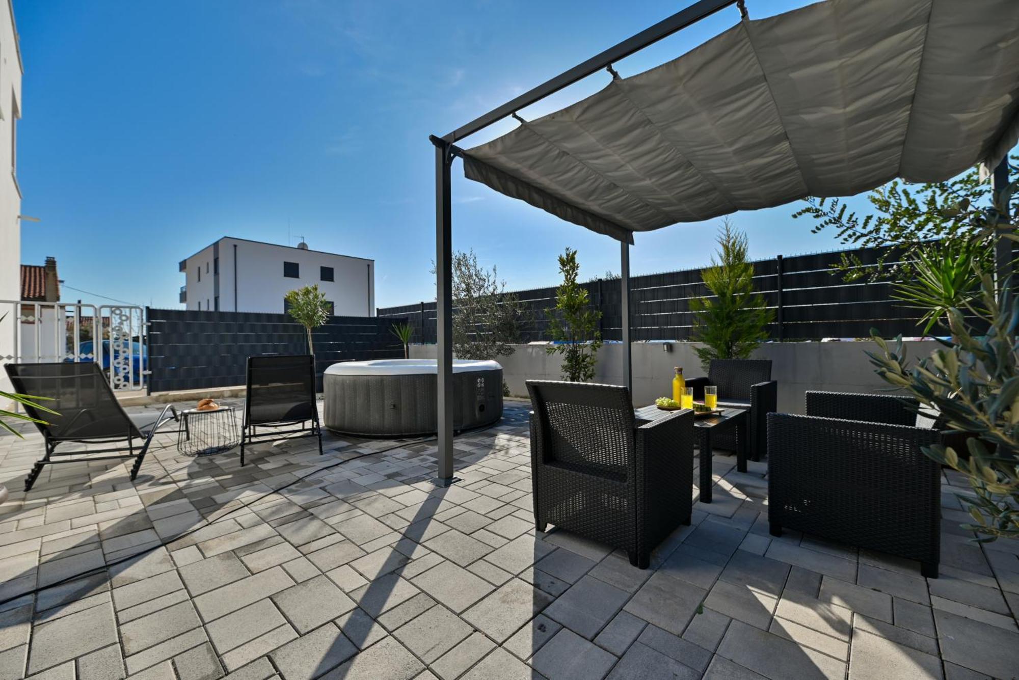 Luxury Apartment With Garden Jacuzzi And Wellness Trogir Exteriér fotografie