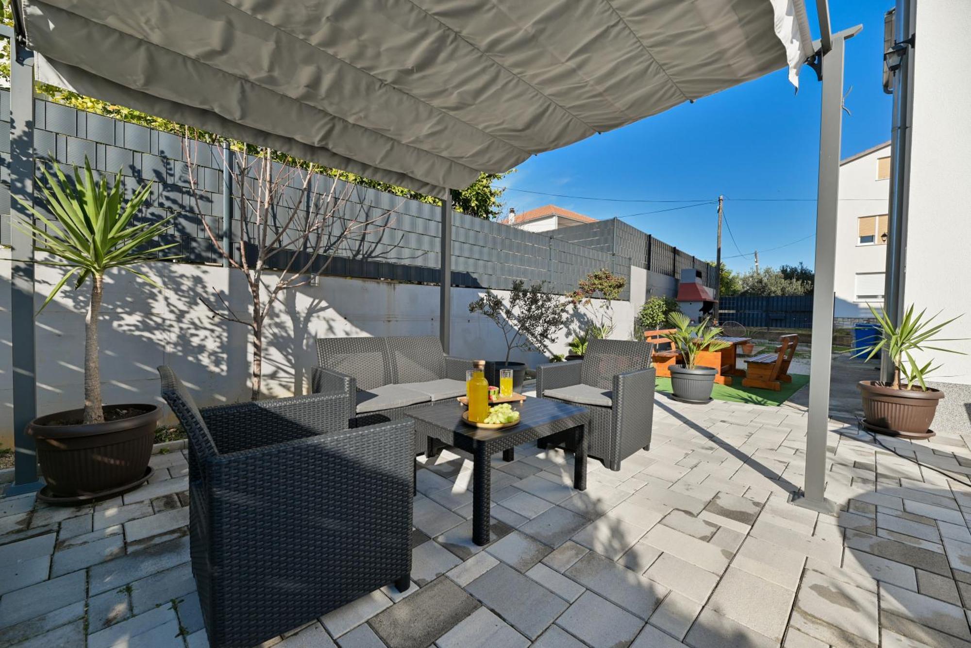Luxury Apartment With Garden Jacuzzi And Wellness Trogir Exteriér fotografie