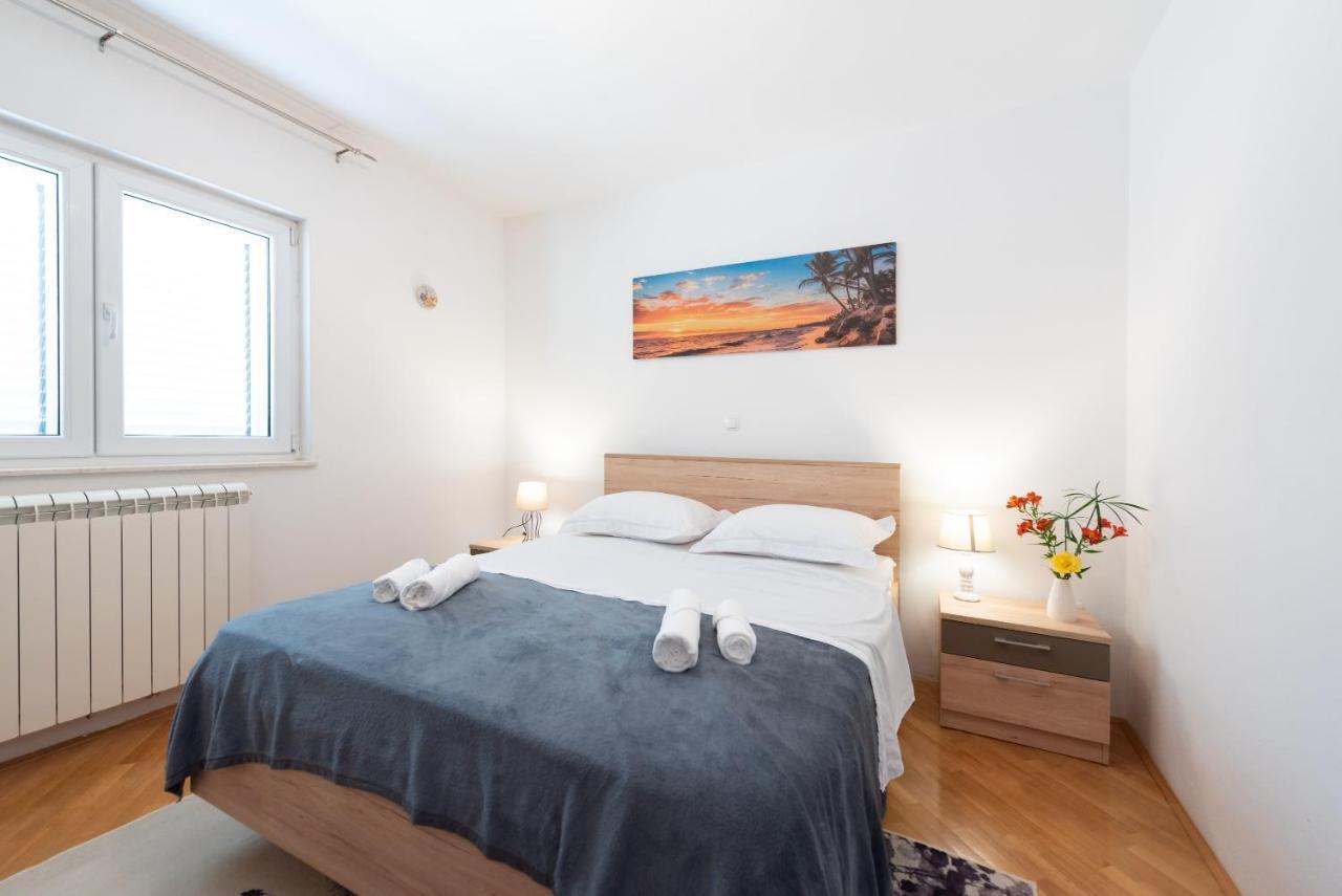 Luxury Apartment With Garden Jacuzzi And Wellness Trogir Exteriér fotografie