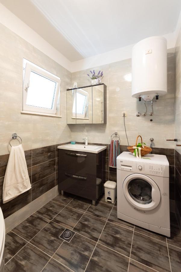Luxury Apartment With Garden Jacuzzi And Wellness Trogir Exteriér fotografie