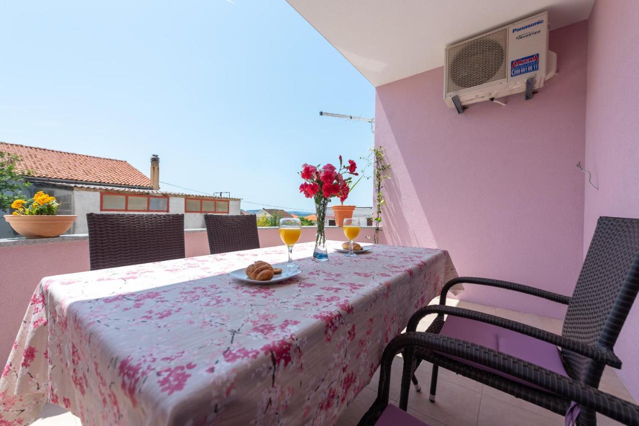Luxury Apartment With Garden Jacuzzi And Wellness Trogir Exteriér fotografie