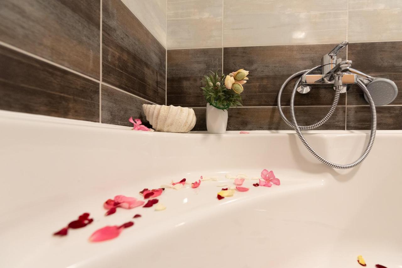 Luxury Apartment With Garden Jacuzzi And Wellness Trogir Exteriér fotografie